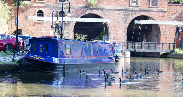 Hire a boat to travel along the Canal for a day or a short term break

LEARN MORE